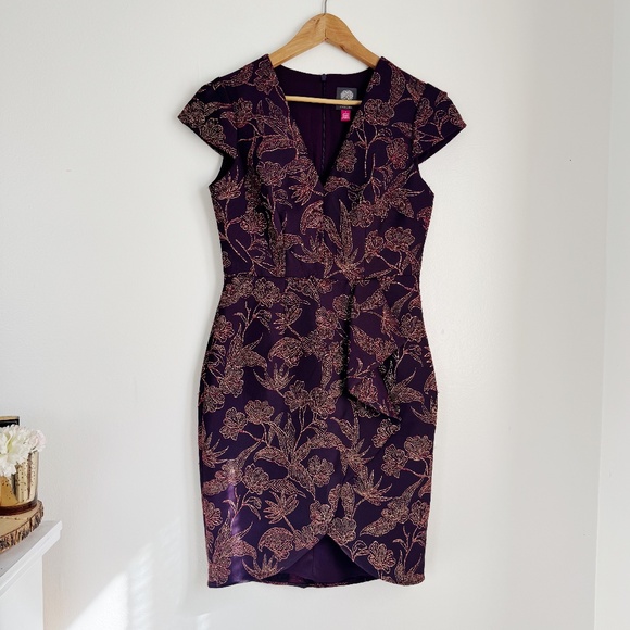 Vince Camuto Metallic Jacquard Sheath Dress In Aubergine Size 4 Nwot - Picture 4 of 6